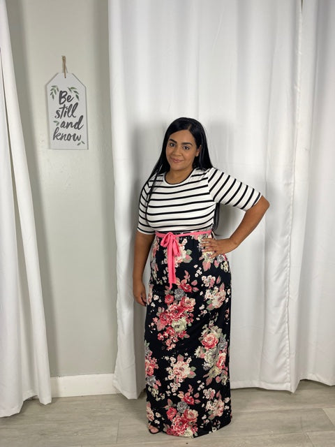 STRIPED & FLORAL IVORY/BLK MAXI DRESS