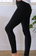 Load image into Gallery viewer, Black leggings
